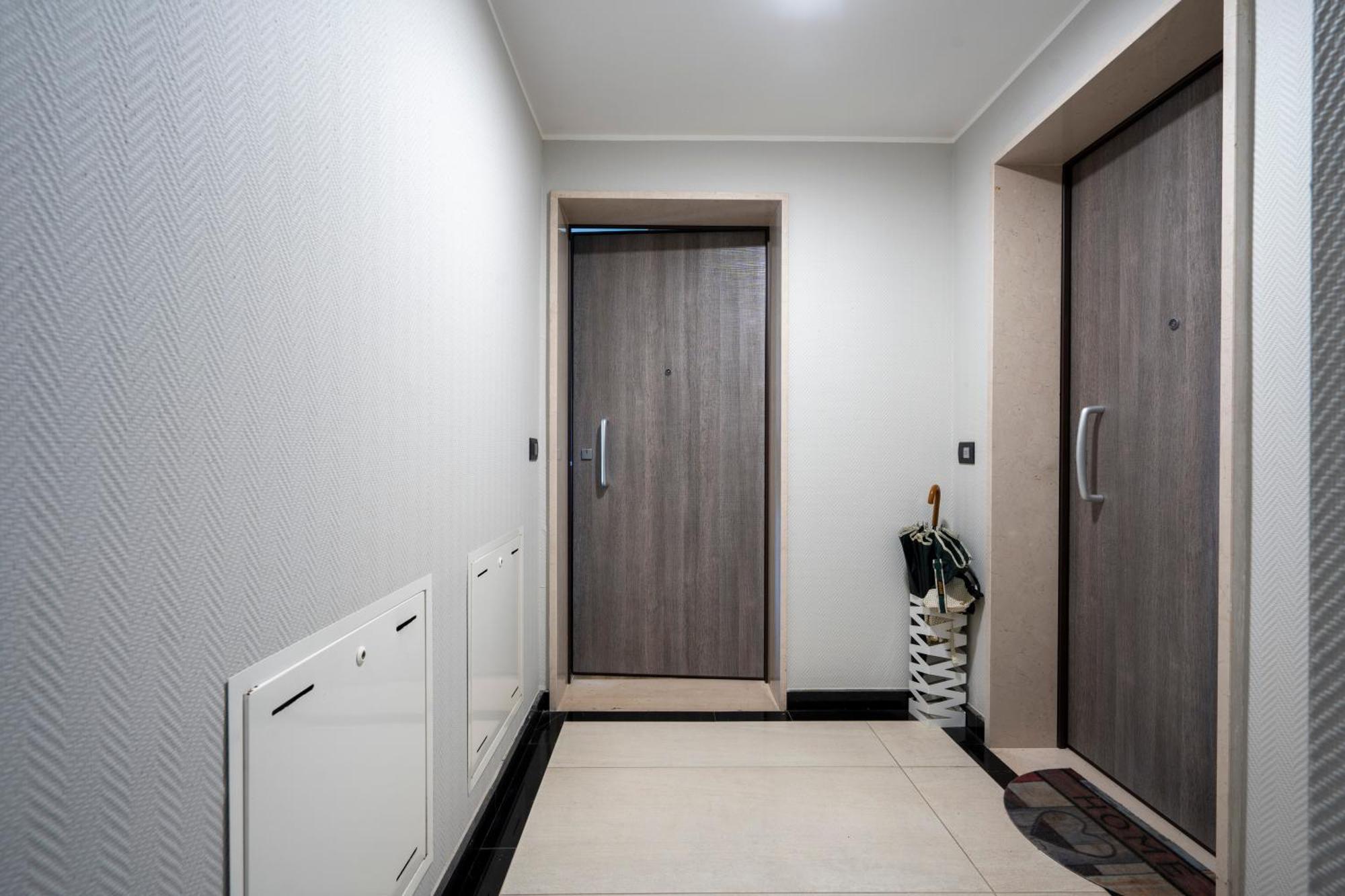 Kind Park - Sleek Apartment With Terrace & Parking Бари Экстерьер фото