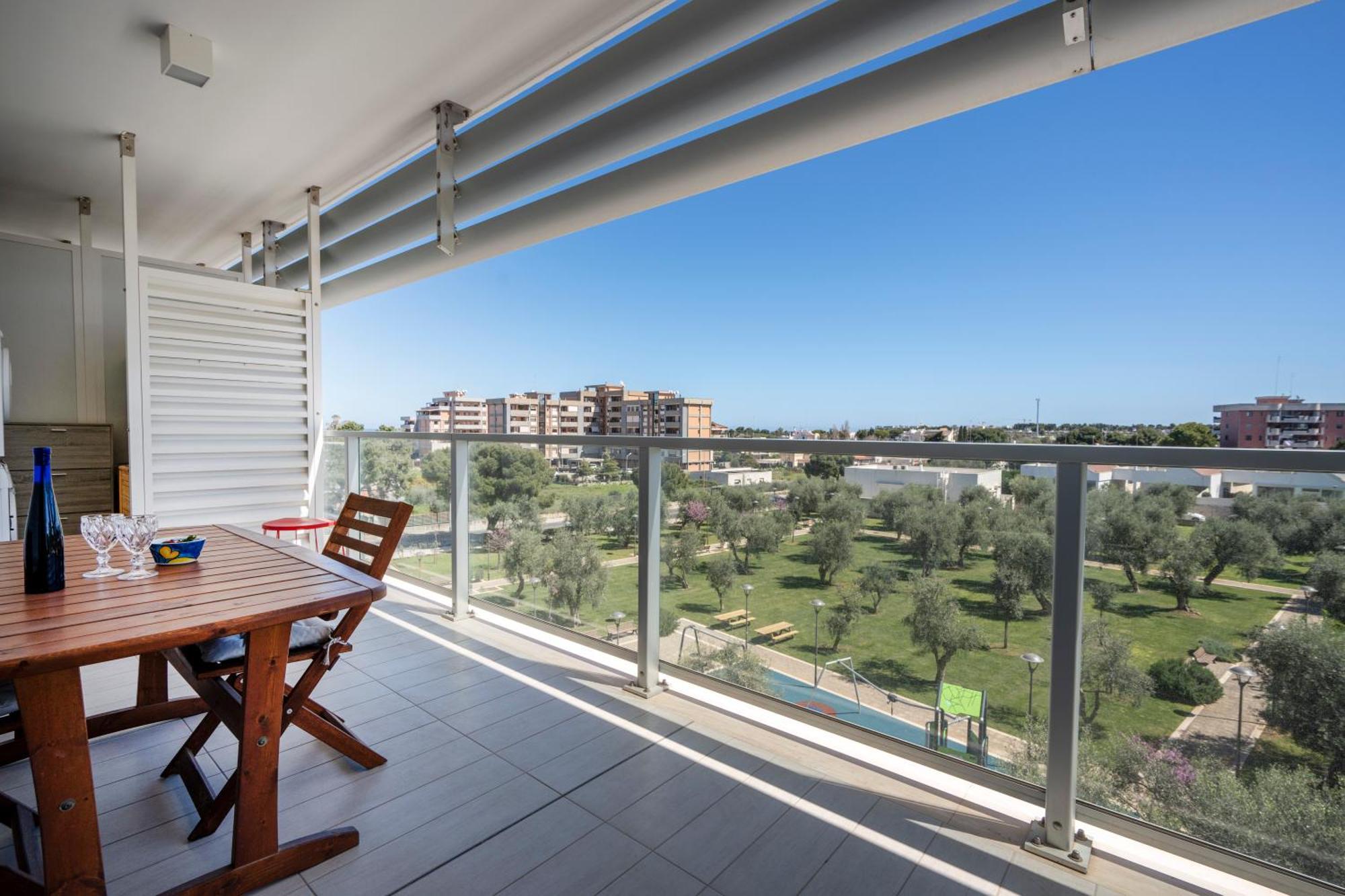 Kind Park - Sleek Apartment With Terrace & Parking Бари Экстерьер фото